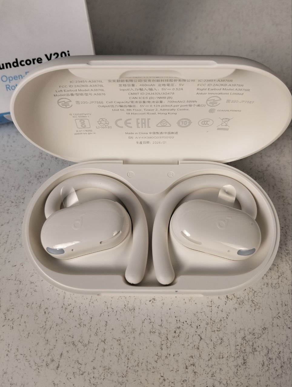 Écouteurs Open-Ear soundcore by Anker V20i Crochets Ajustables Autonomie 36H et Lumières LED - سماعات أنكر اللاسلكية ذات التصميم المفتوح والخطاف القابل للتعديل - Électronique - صورة حقيقية 15