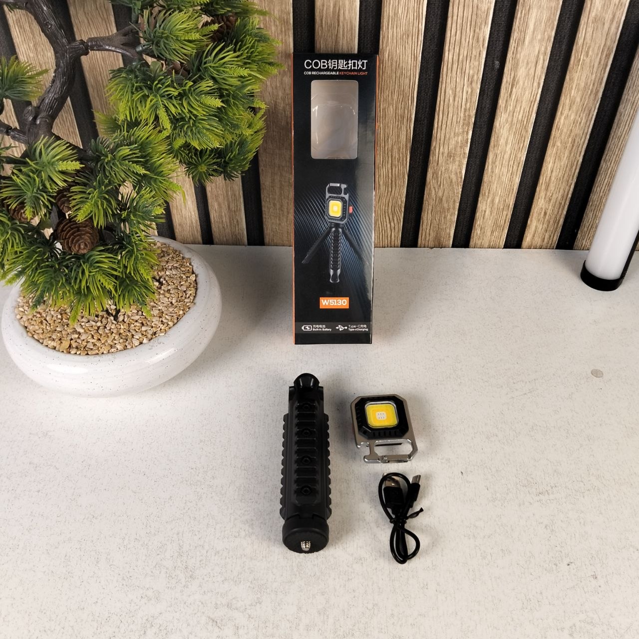Mini Lampe de Poche COB LED Portable Rechargeable avec Trépied - مصباح متعدد الوظائف مع حامل - Camping et Randonnée - صورة حقيقية 12