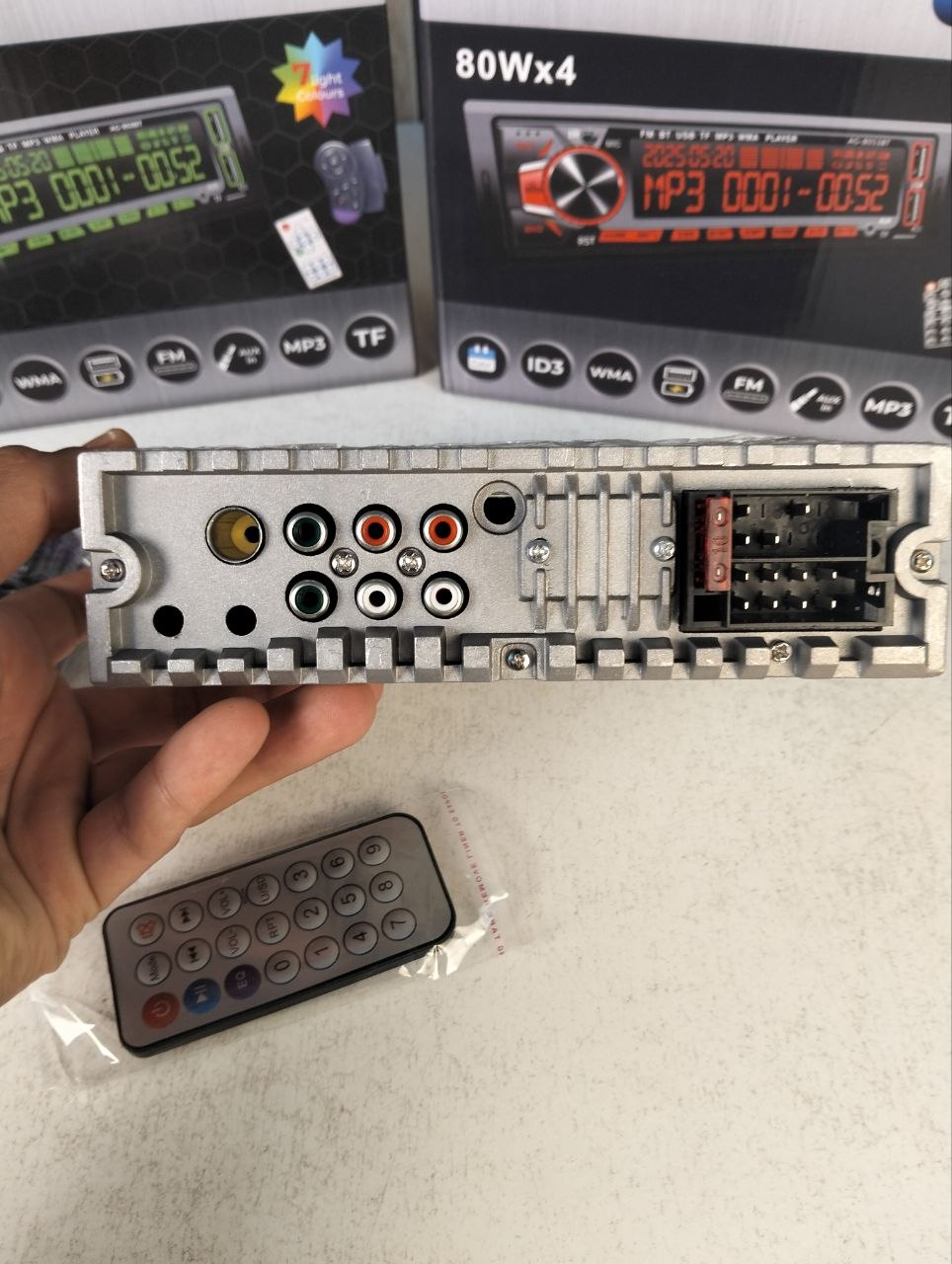 Autoradio Stéréo de Voiture 320W Bluetooth Mains-Libres, USB, SD et Lecteur MP3 - مسجل راديو السيارة بقوة 320 واط مع تقنية البلوتوث والتحكم عن بعد - Accessoires Auto/Moto - صورة حقيقية 8