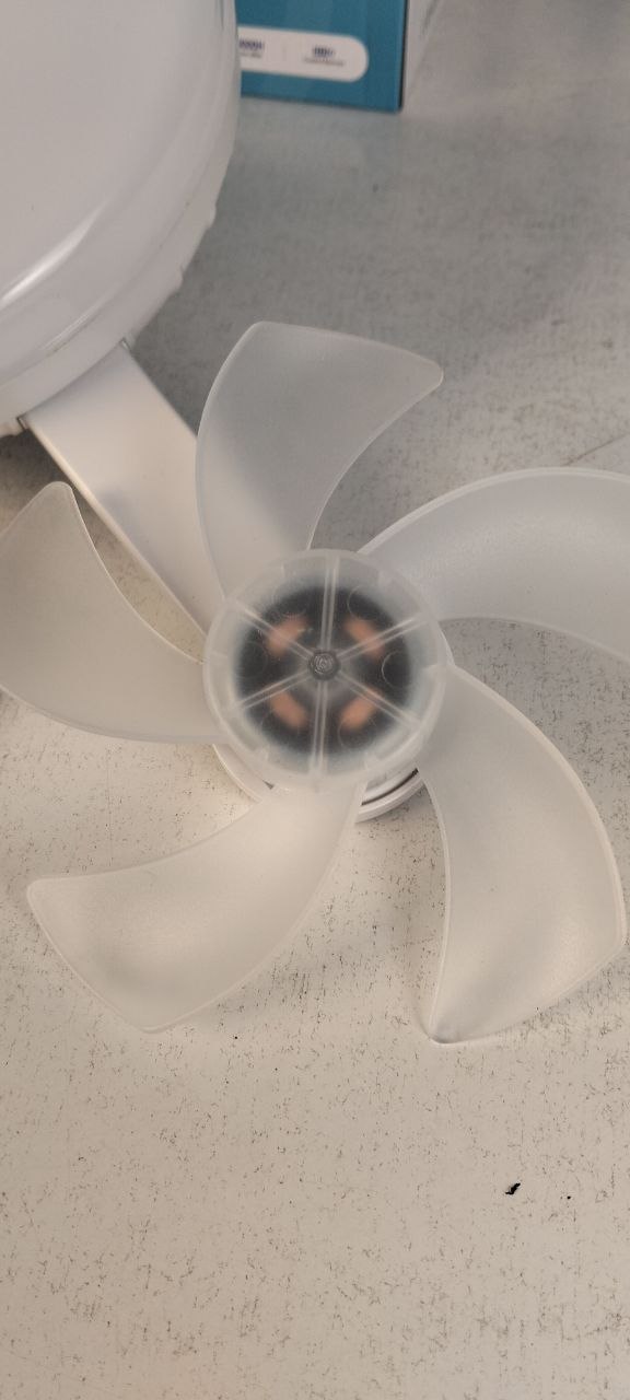 Ventilateur de Plafond LED Drone F4 avec Télécommande et Variateur - مروحة سقف ومصباح بتصميم الدرون مع ريموت كنترول - Produits de saison - صورة حقيقية 13