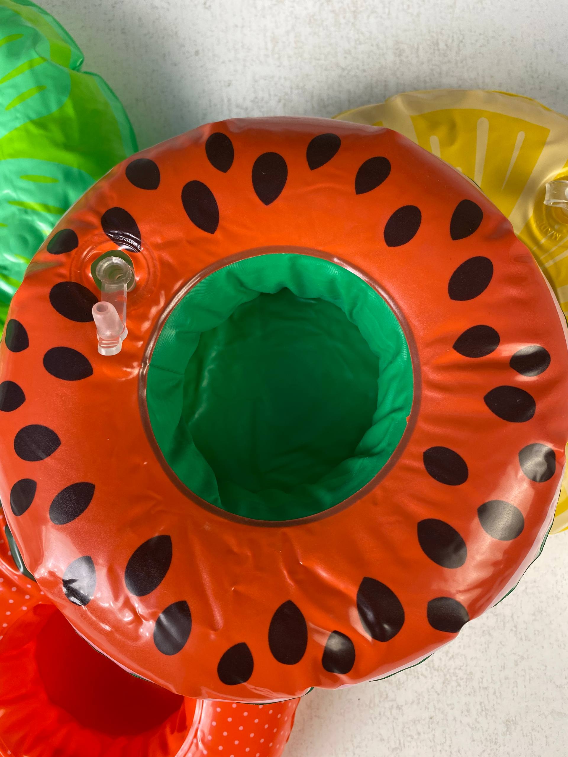 Porte-Gobelets Flottants Gonflables pour Piscine Design Amusant Matériau PVC - حامل أكواب مائي منفوخ للمسبح بتصاميم الفواكه - Camping et Randonnée - صورة 9